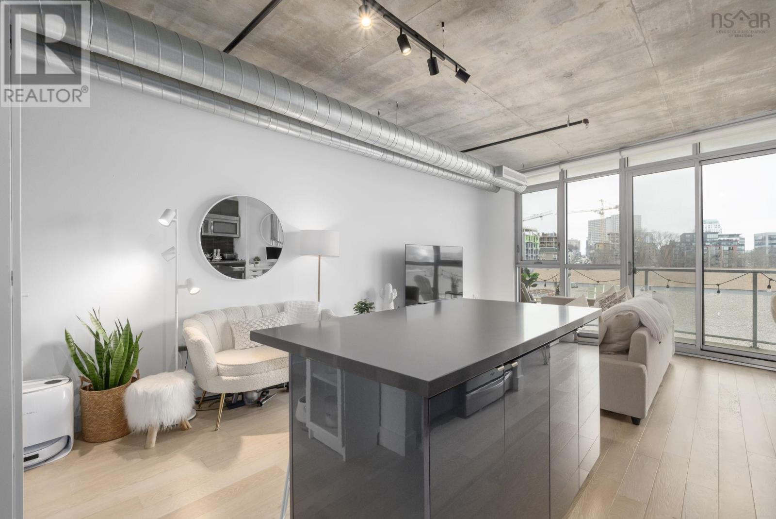 #504 1065 Barrington Street - 6