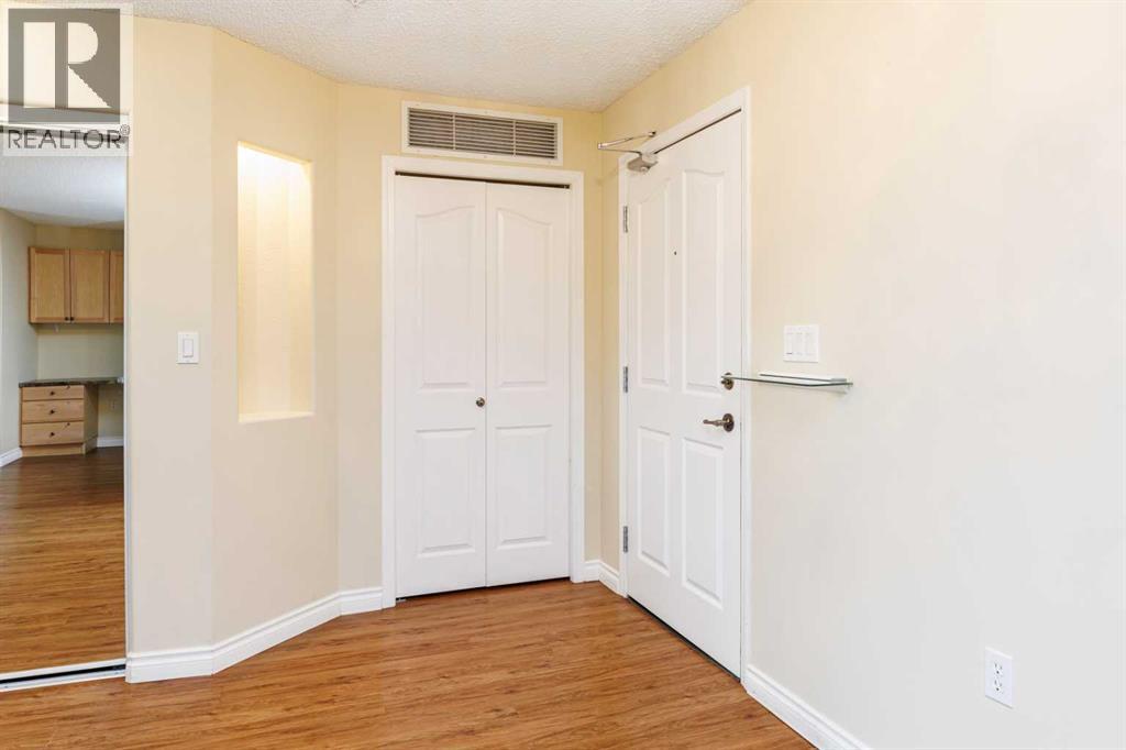 #214 18 Averill Street - 3