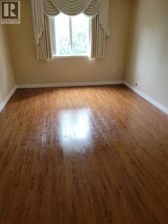 #214 18 Averill Street - 30