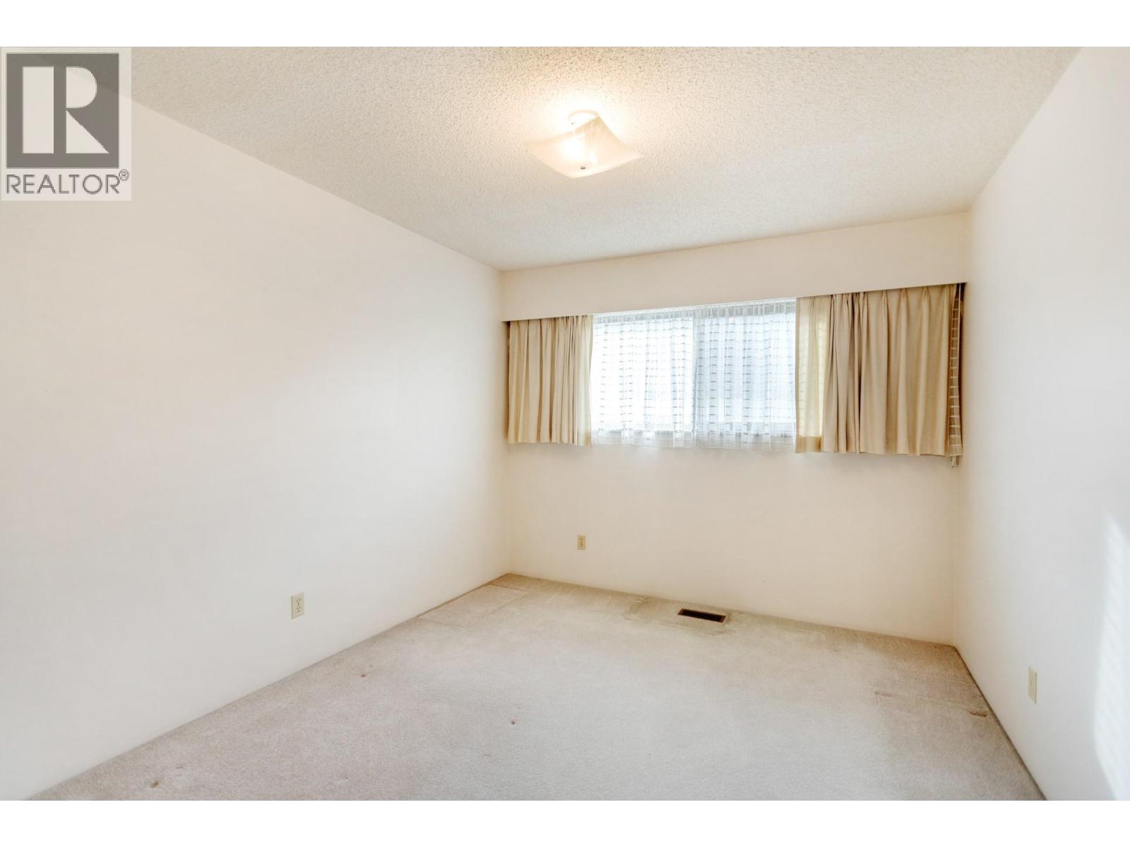 5825 CLINTON STREET, Burnaby