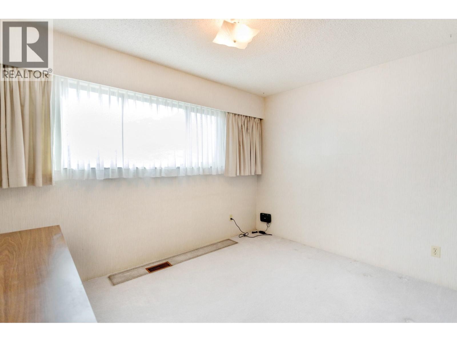 5825 CLINTON STREET, Burnaby