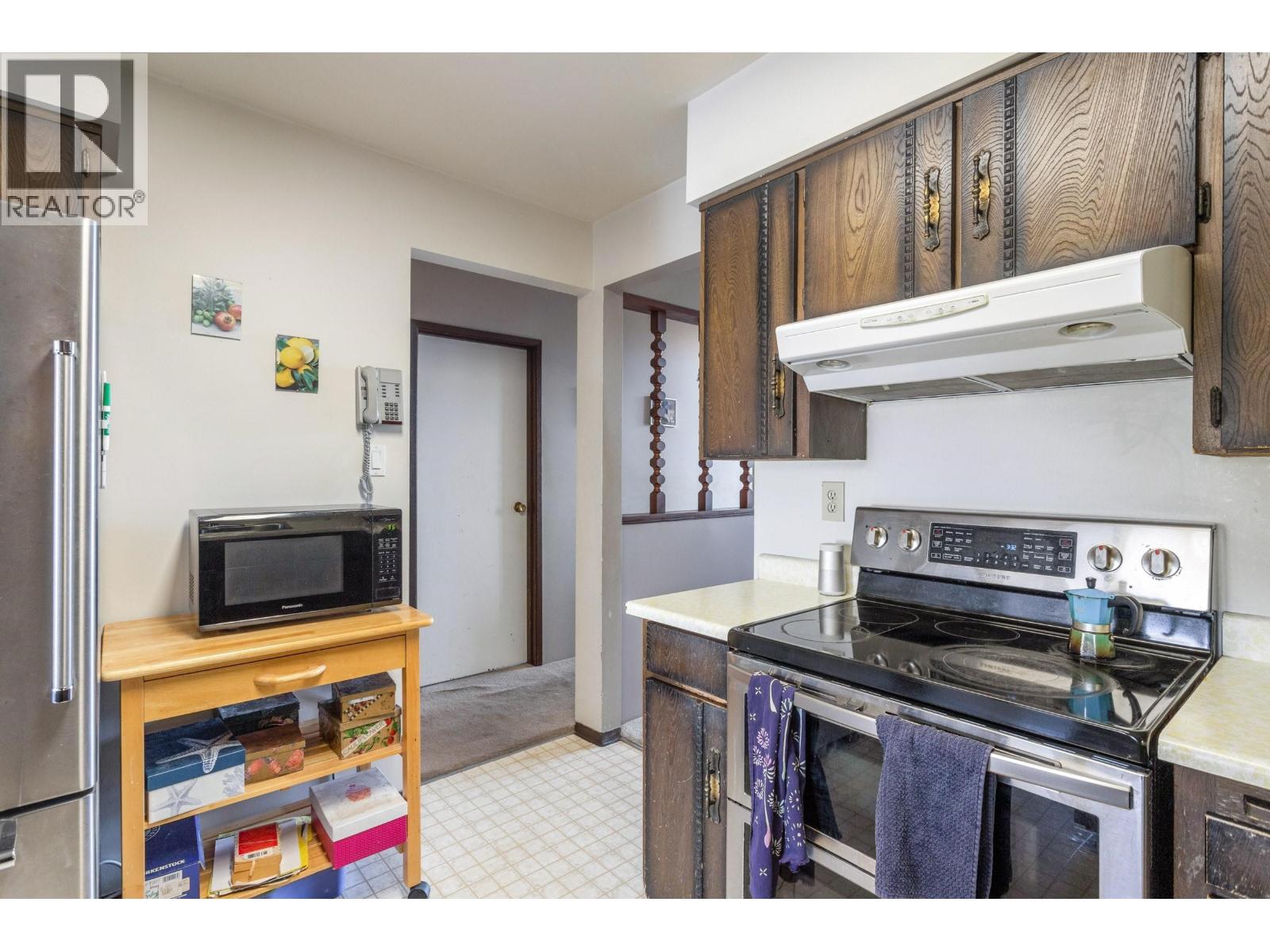 5827 CLINTON STREET, Burnaby