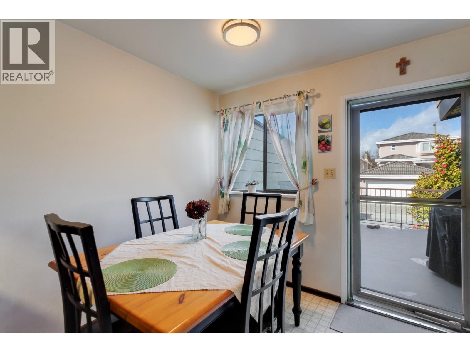 5827 CLINTON STREET, Burnaby