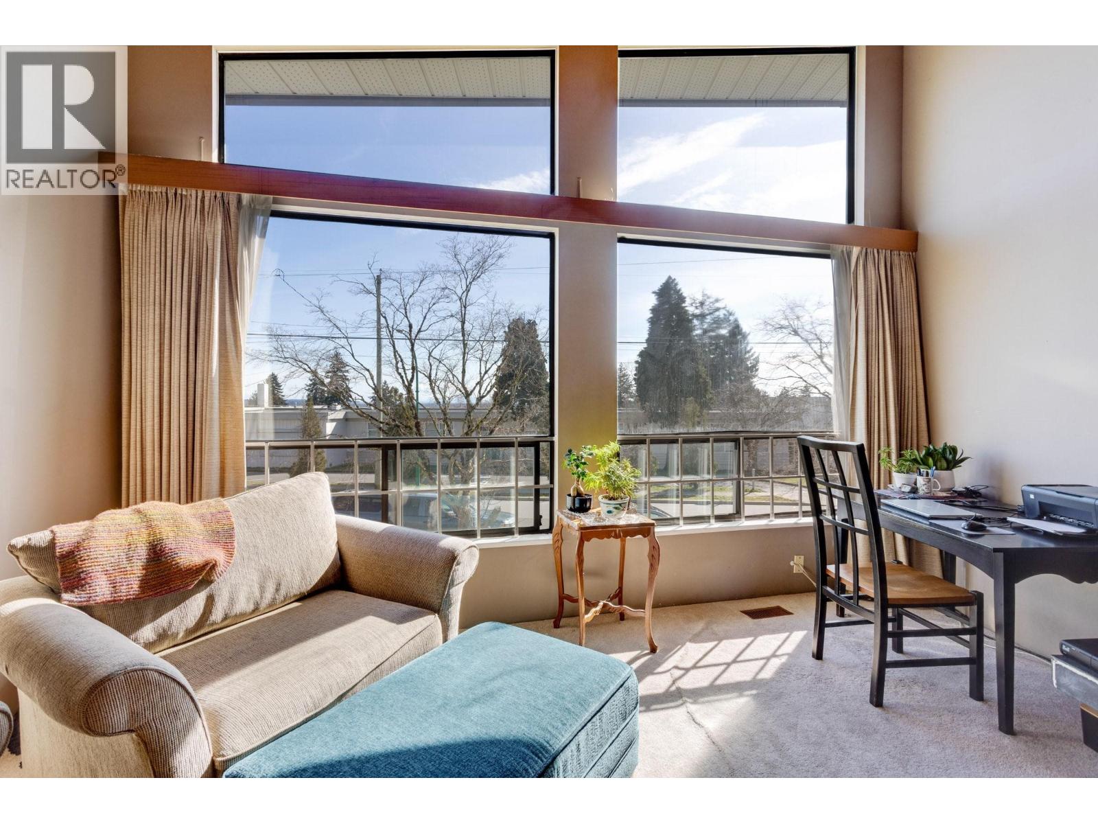 5827 CLINTON STREET, Burnaby