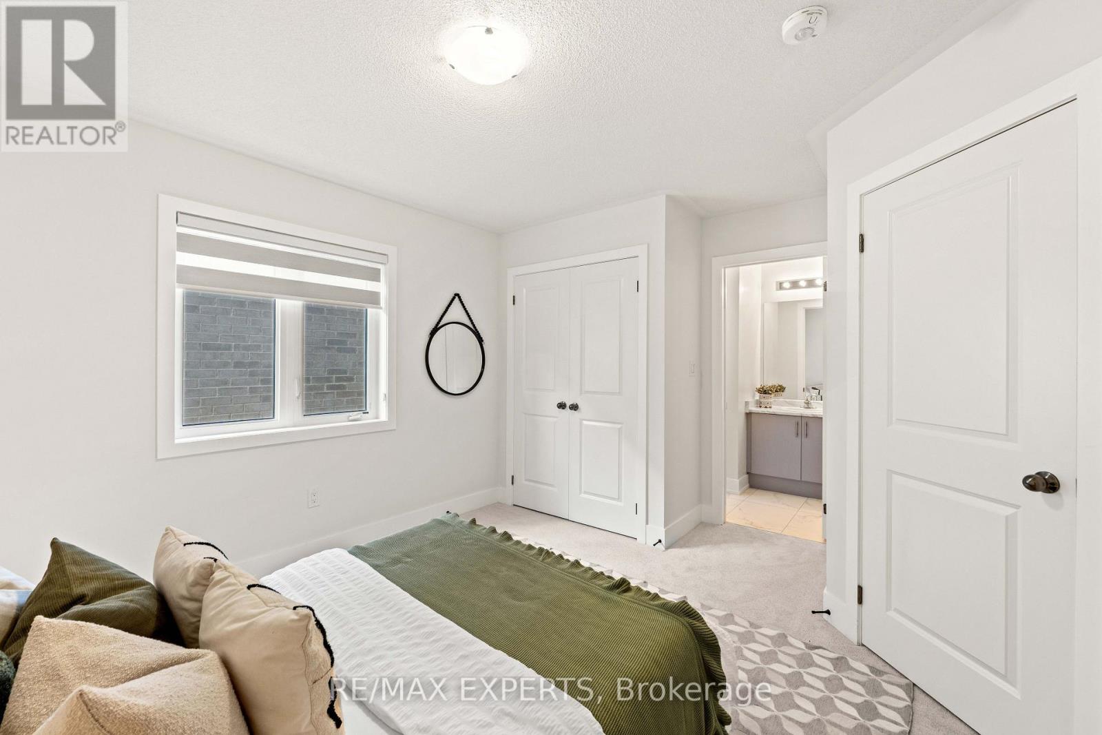 10 LAWRENCE D. PRIDHAM AVENUE - 26