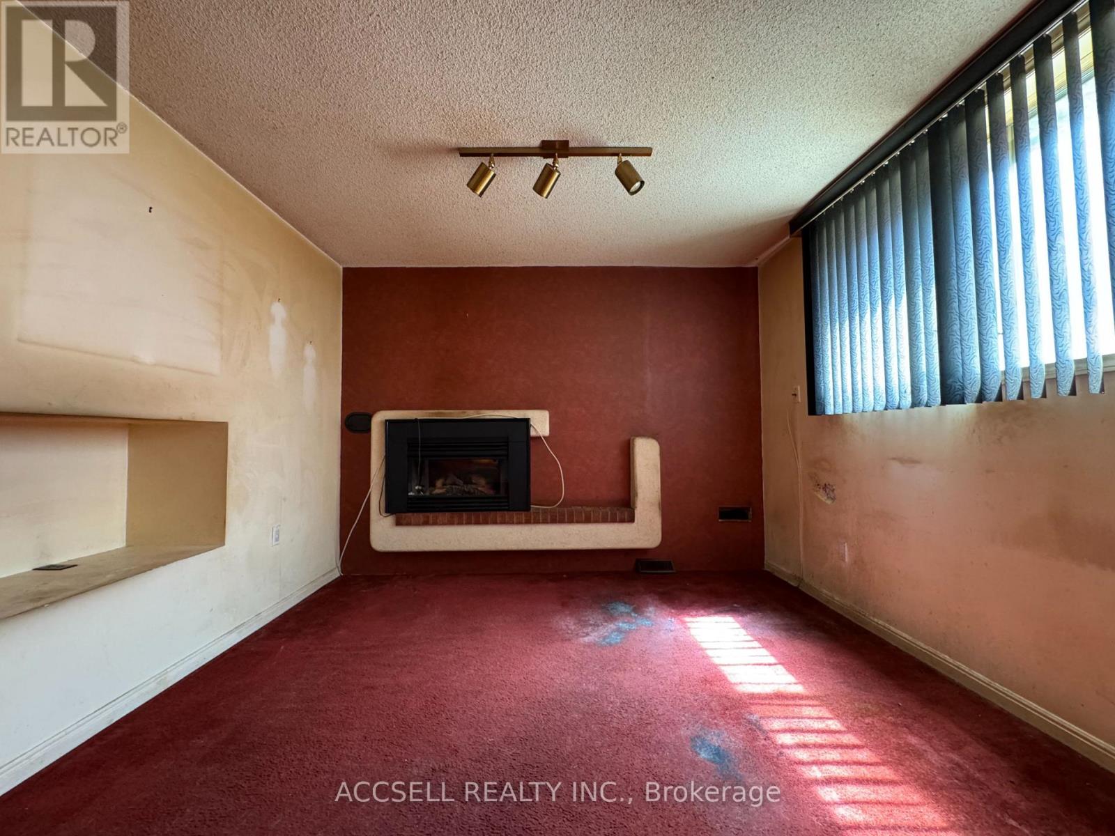 2439 FRAYNE COURT - 16
