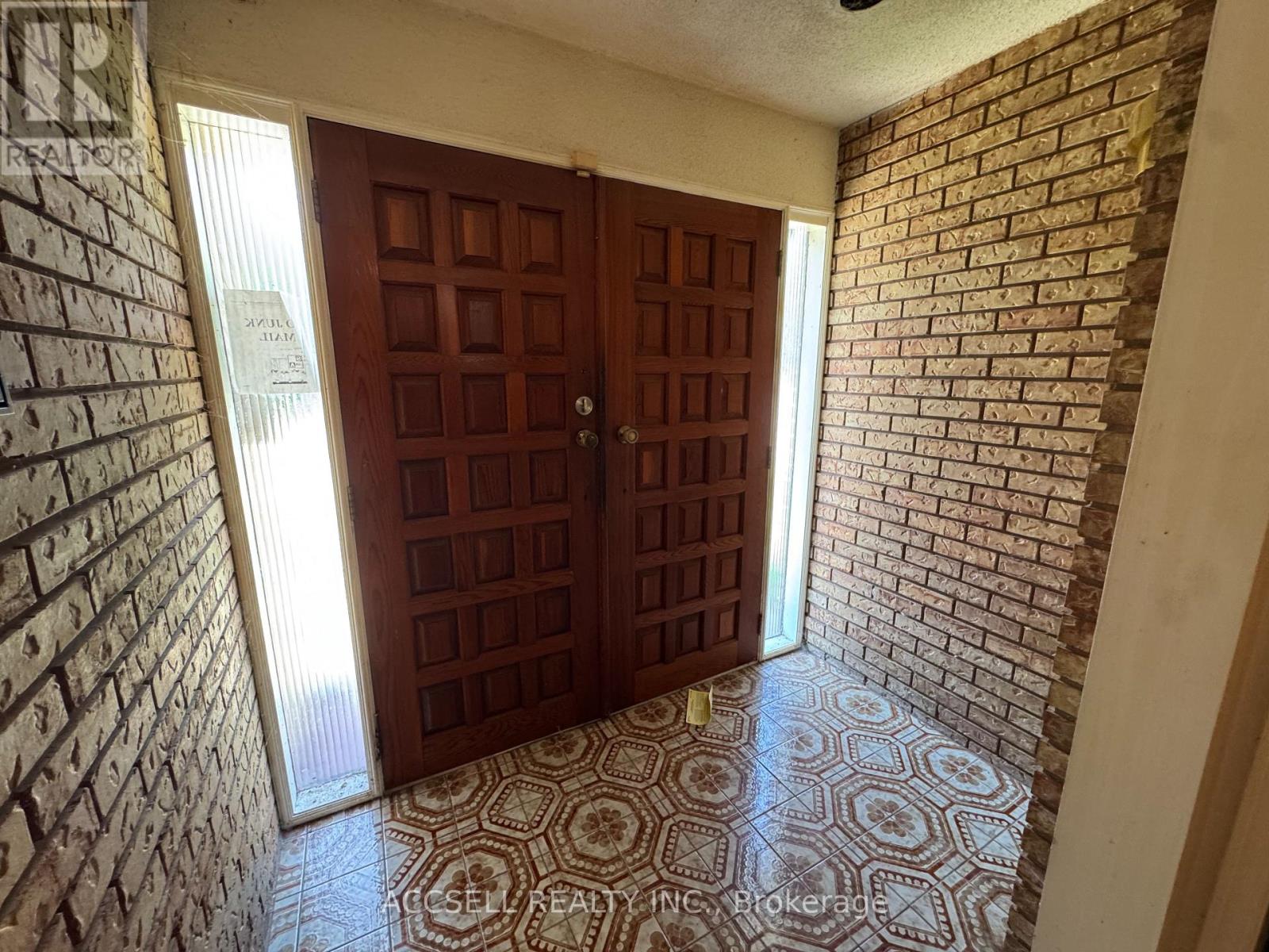 2439 FRAYNE COURT - 2