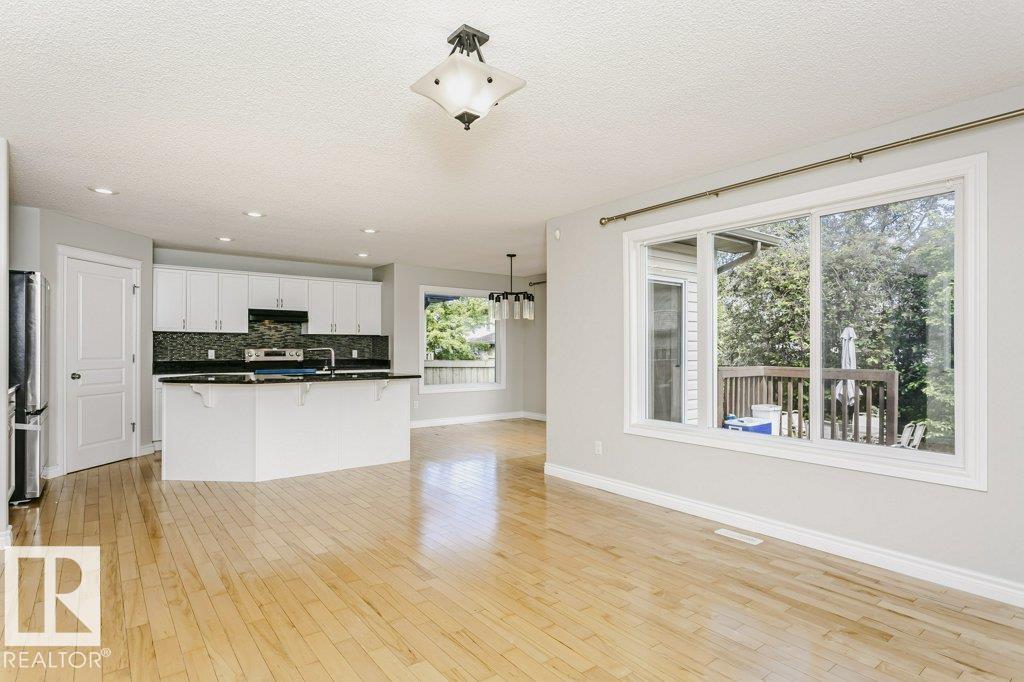 8018 3 AV SW - 10