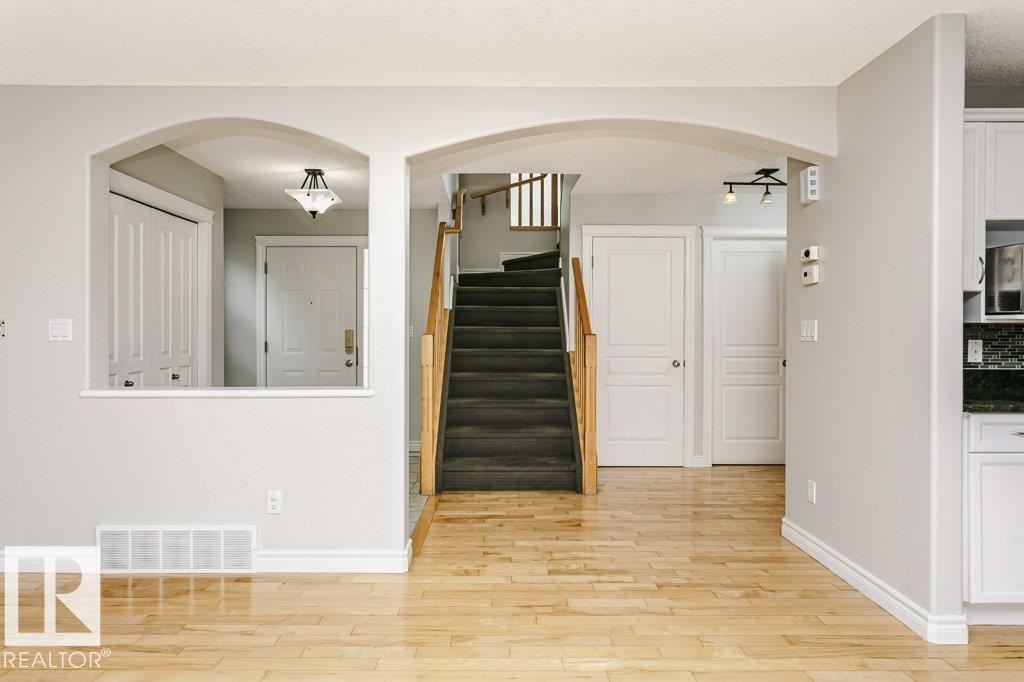 8018 3 AV SW - 13