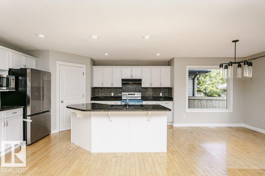 8018 3 AV SW - 17