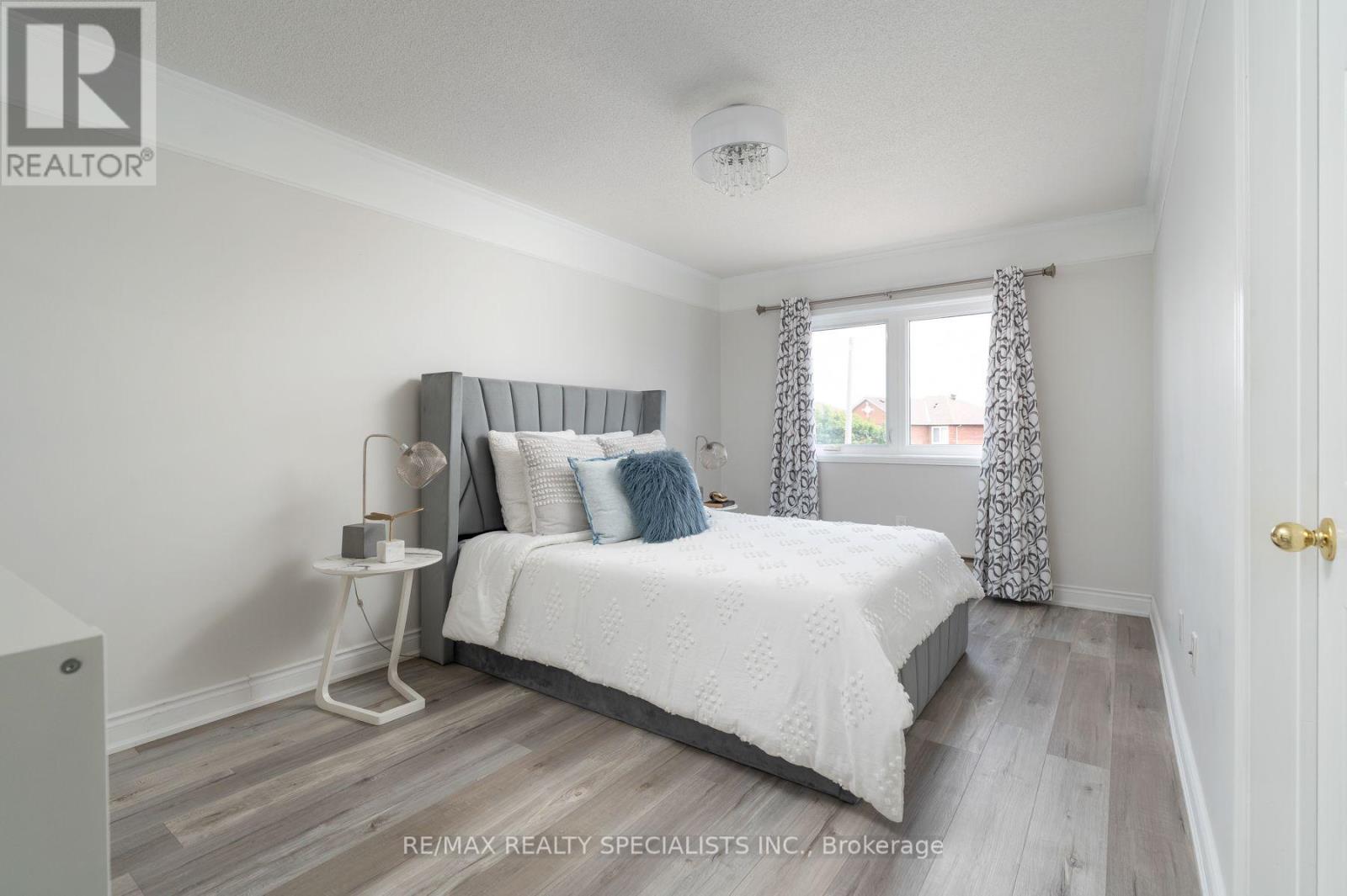 6803 BANSBRIDGE CRESCENT - 21