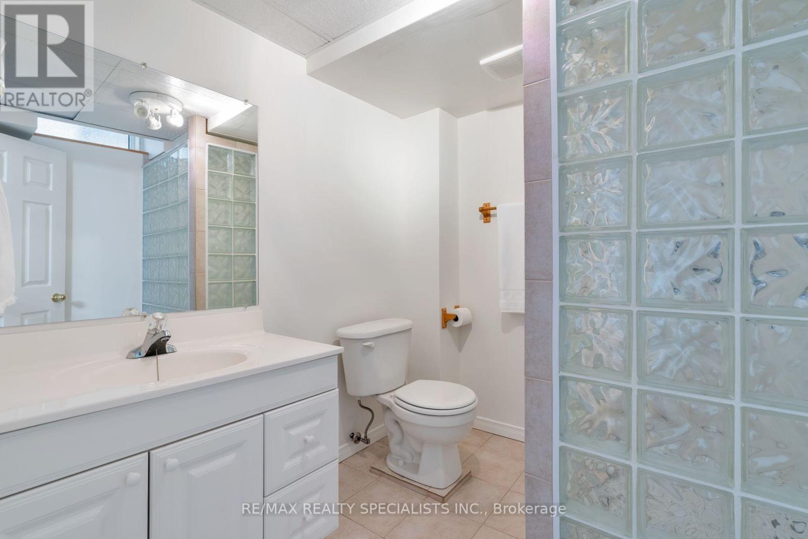 6803 BANSBRIDGE CRESCENT - 40