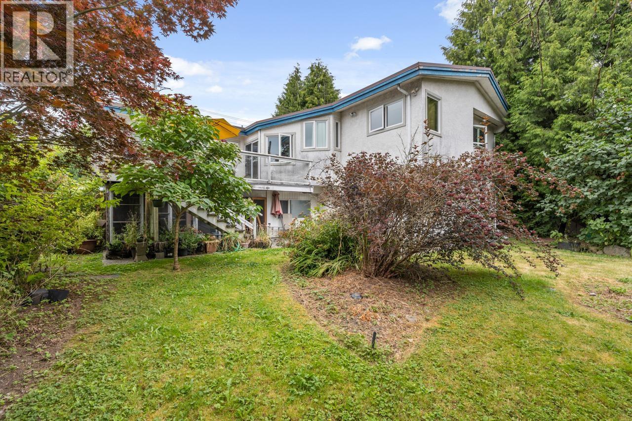 6 Bed, 4 Bath House for Sale in Burnaby – 3878 ROYAL OAK AVENUE, Burnaby – MLS# R3144964 - Image 16