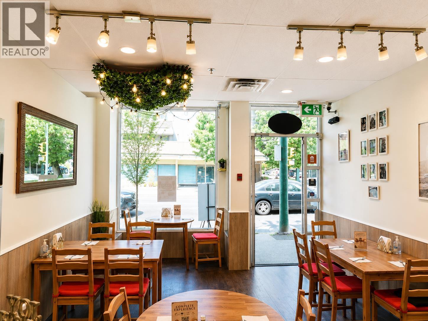 2708 W 4TH AVENUE, Vancouver - Image 1