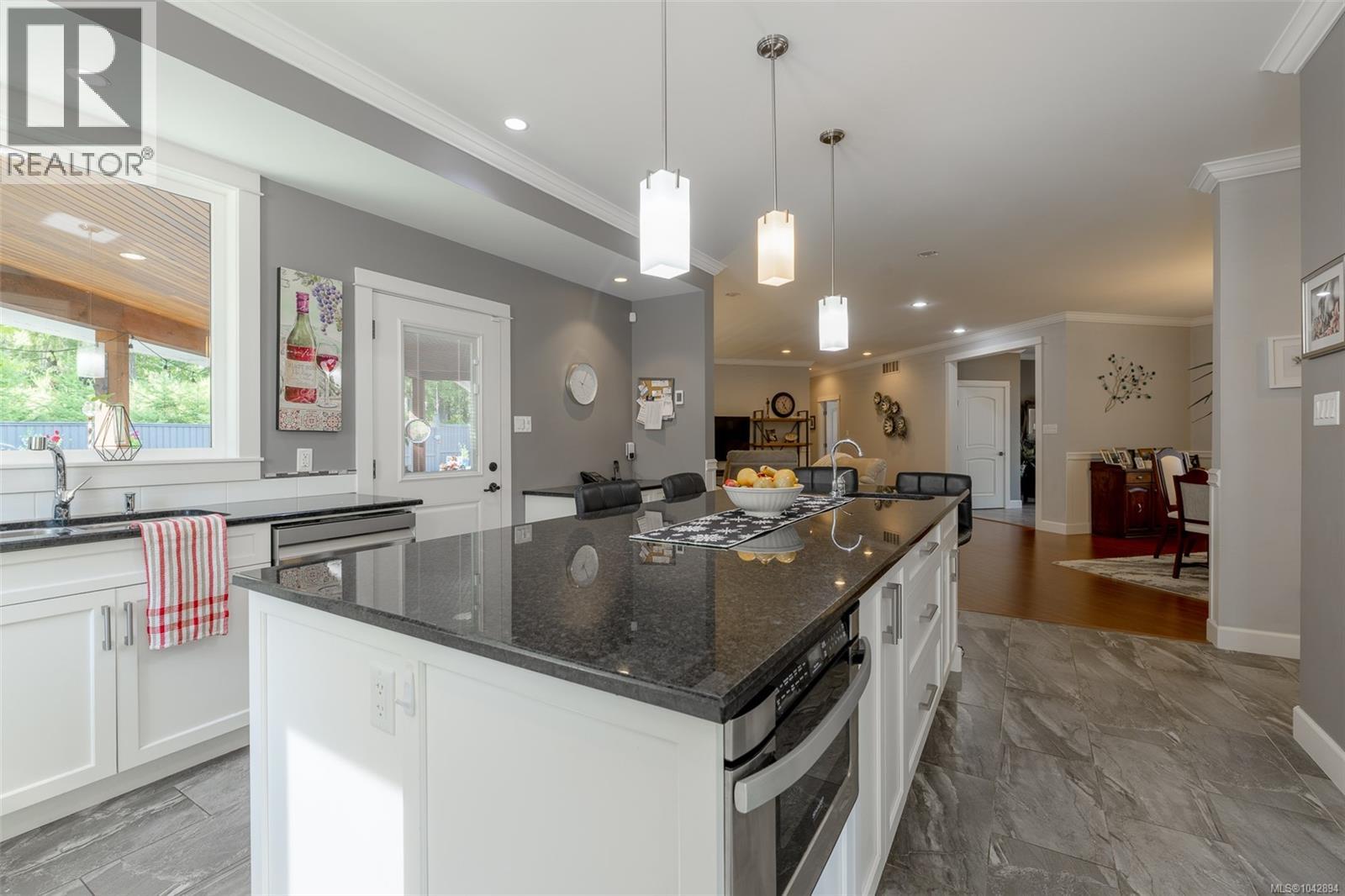6718 Cypress Blvd - 17