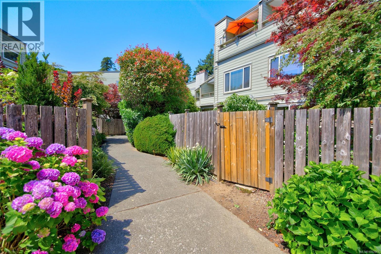 112 2250 Manor Pl, Comox