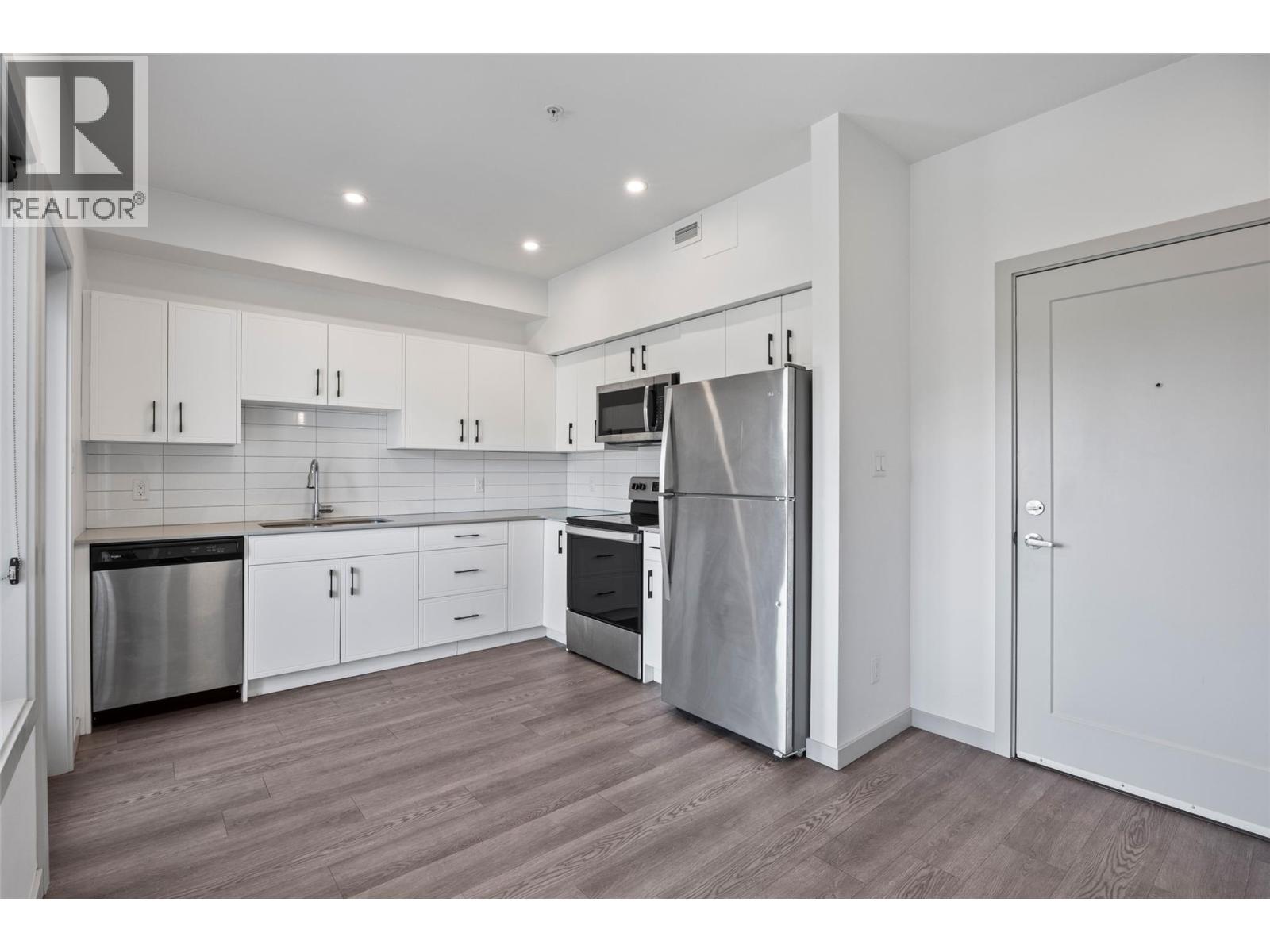 766 TRANQUILLE Road Unit# 302, Kamloops