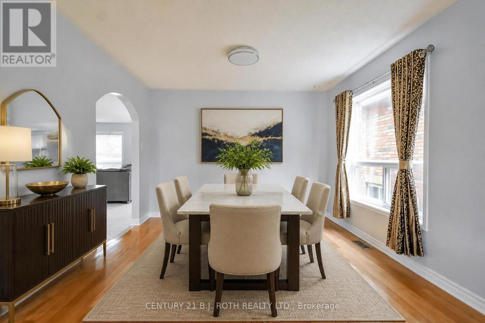 17 CROMPTON DRIVE - 13