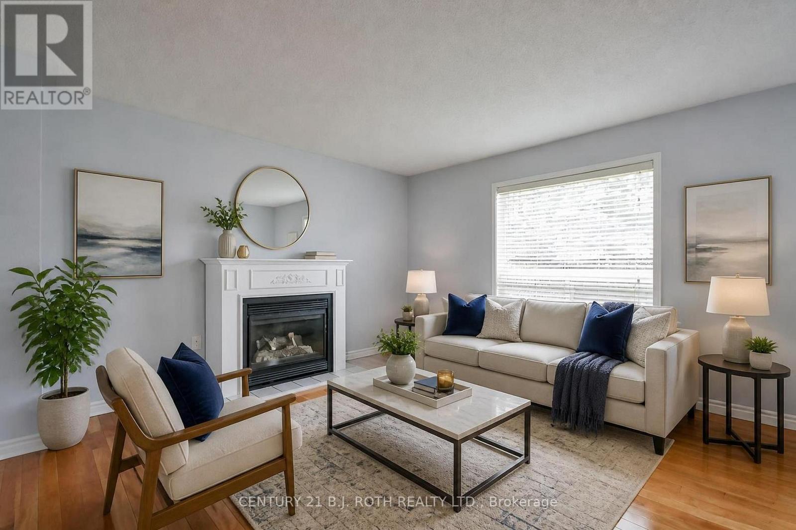 17 CROMPTON DRIVE - 15
