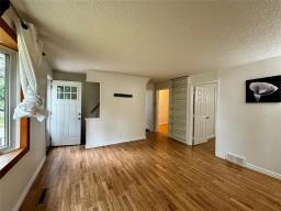 Laundry room - 505 Moody Avenue, Selkirk, MB R1A0G1 Photo 6
