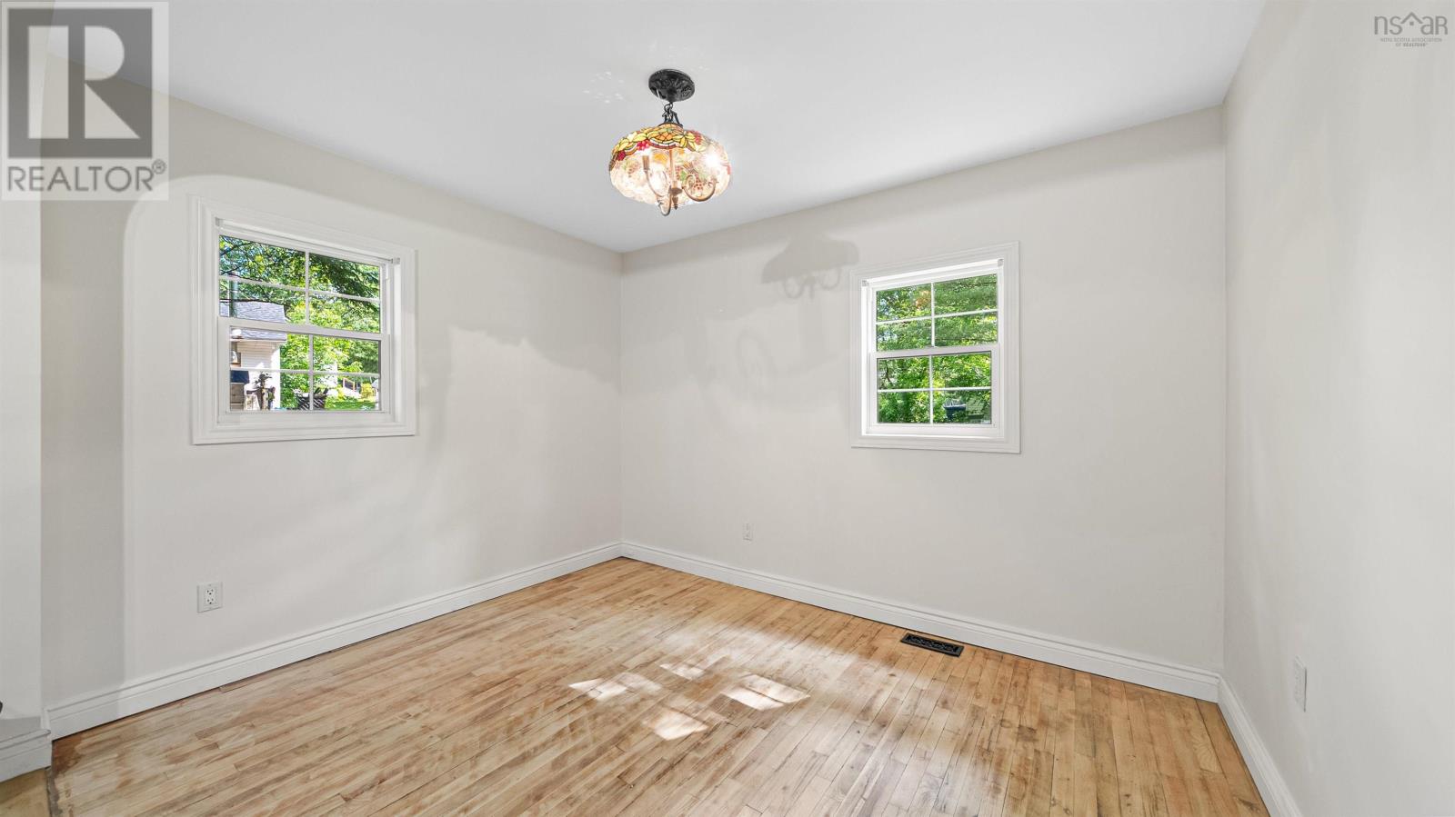 16 Thompson Drive - 24