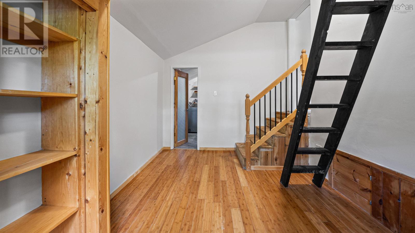 16 Thompson Drive - 35
