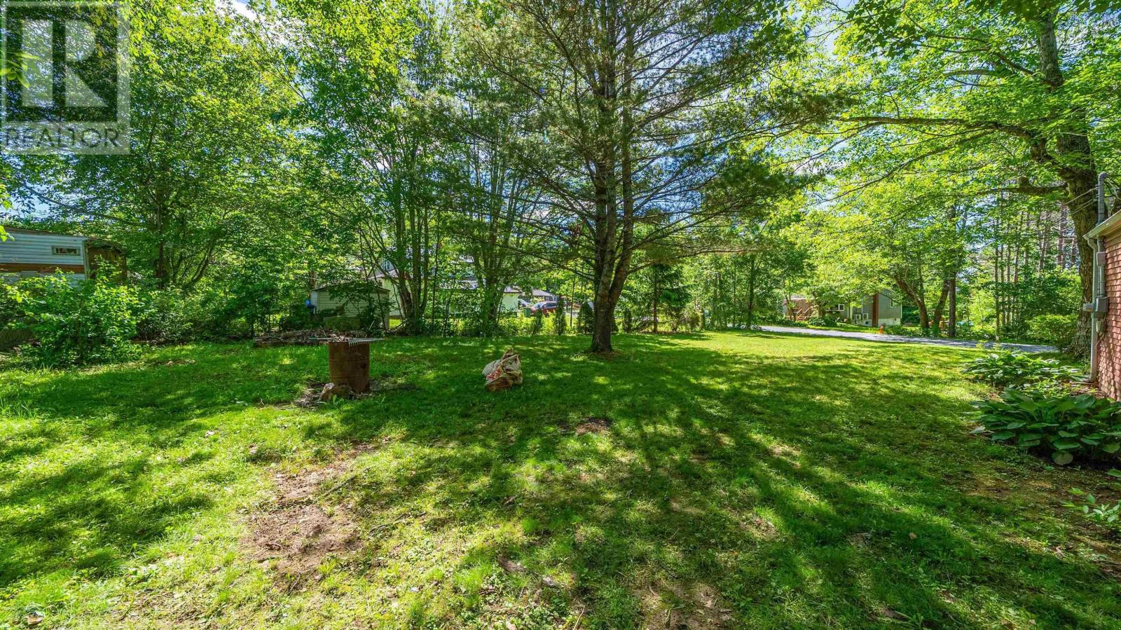 16 Thompson Drive - 46