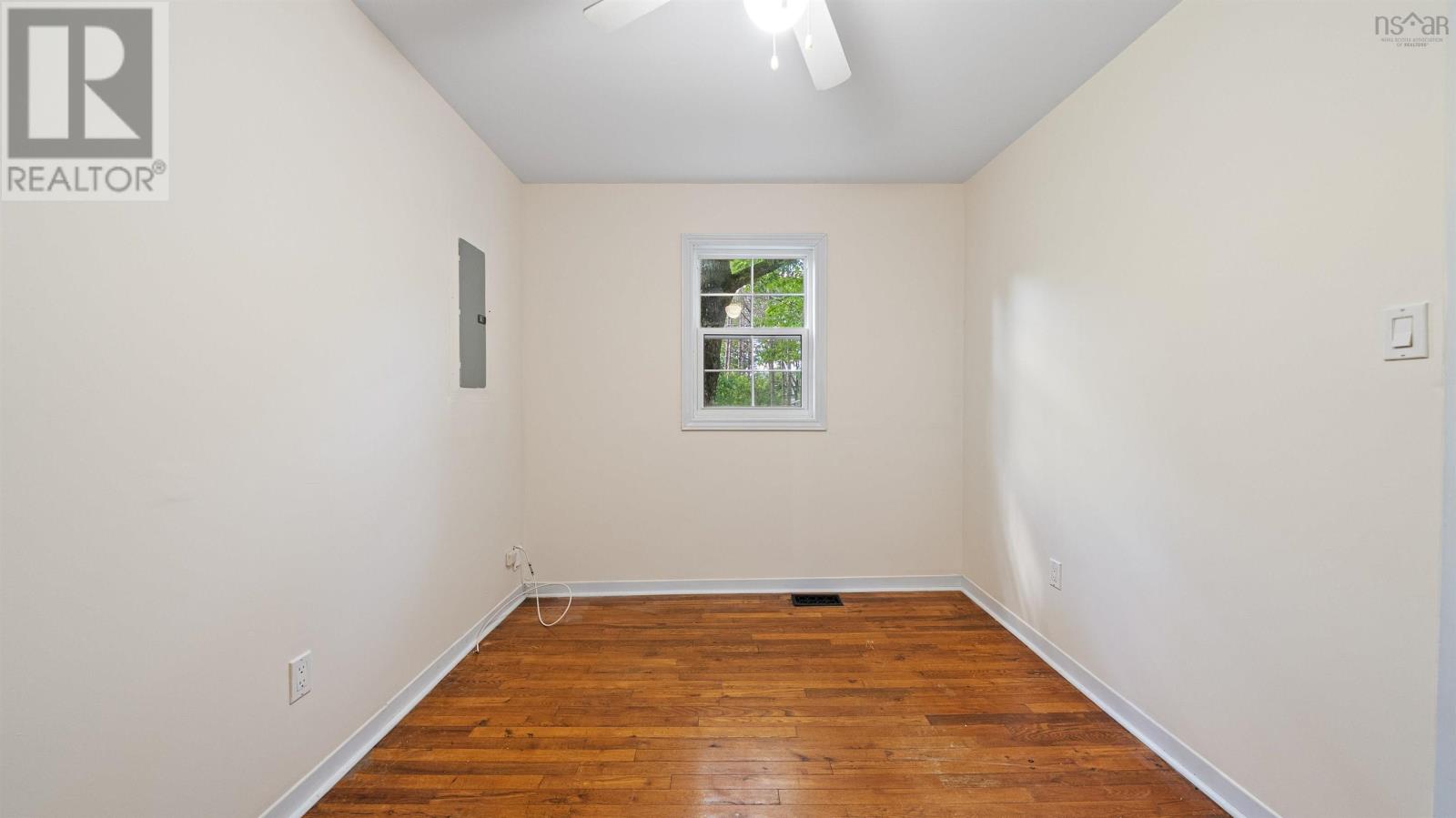 16 Thompson Drive - 27