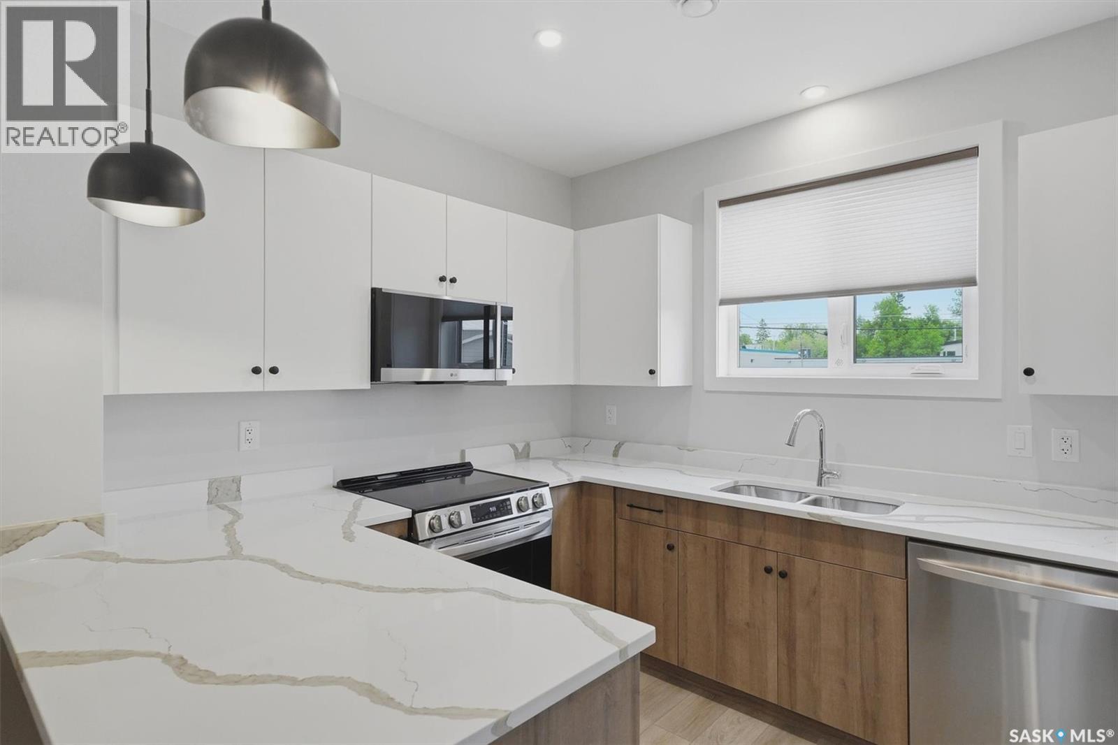 1118 9th STREET E - 10
