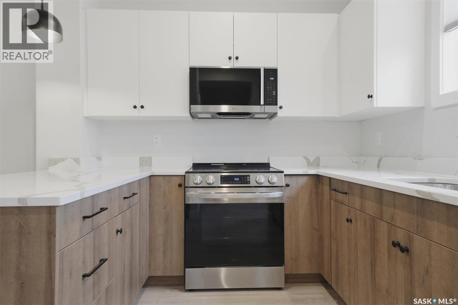 1118 9th STREET E - 12