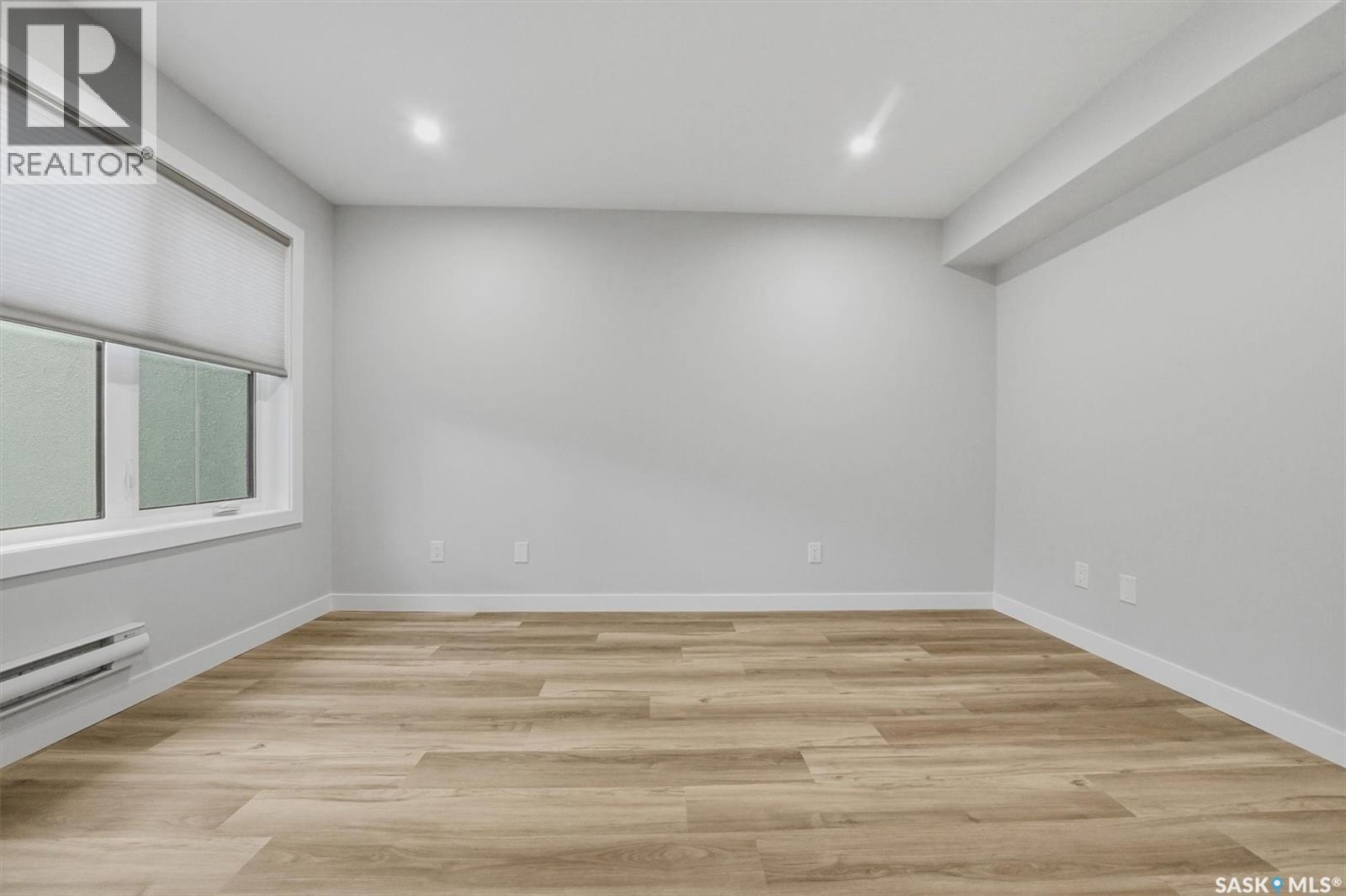 1118 9th STREET E - 35