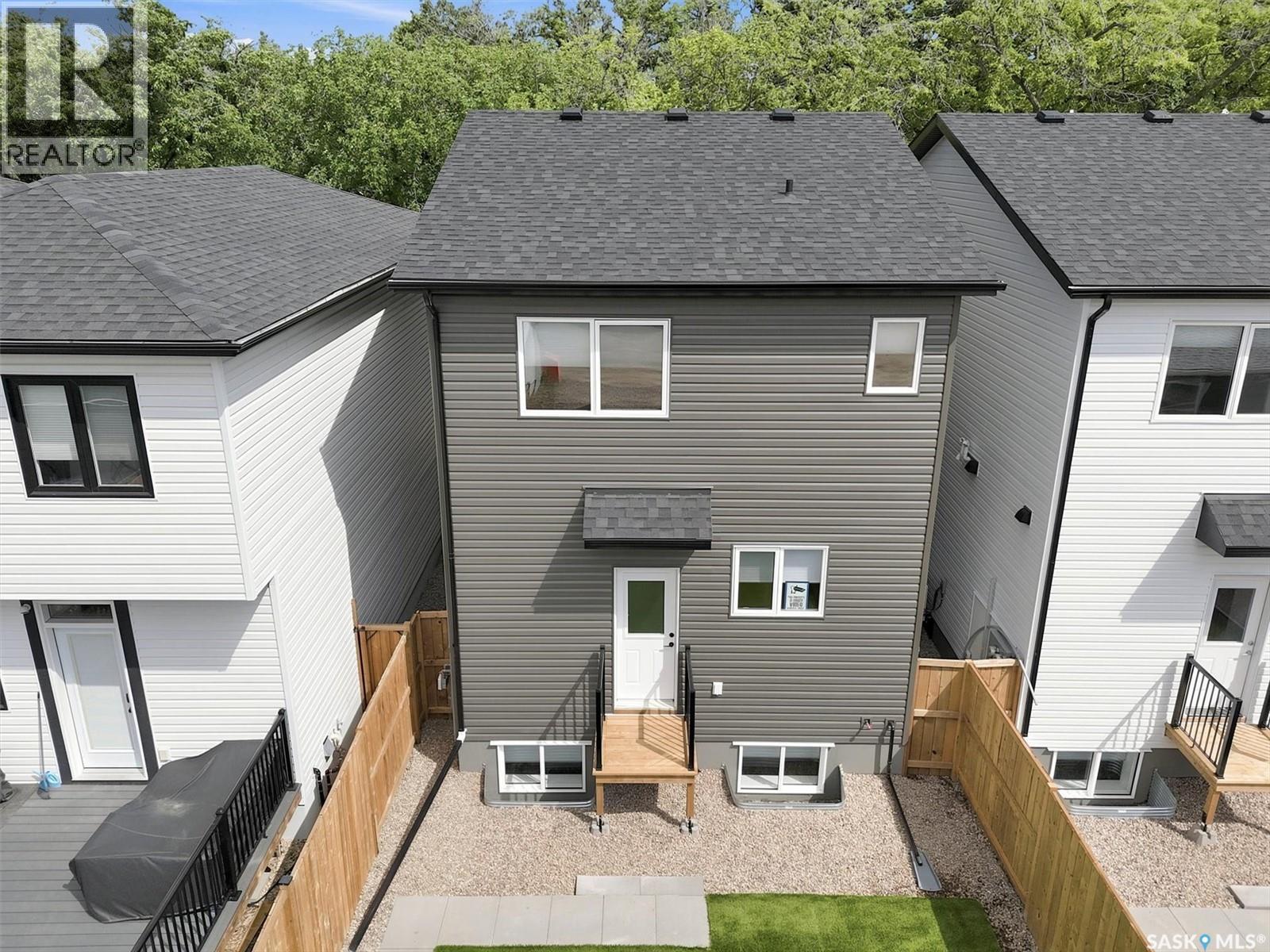 1118 9th STREET E - 42