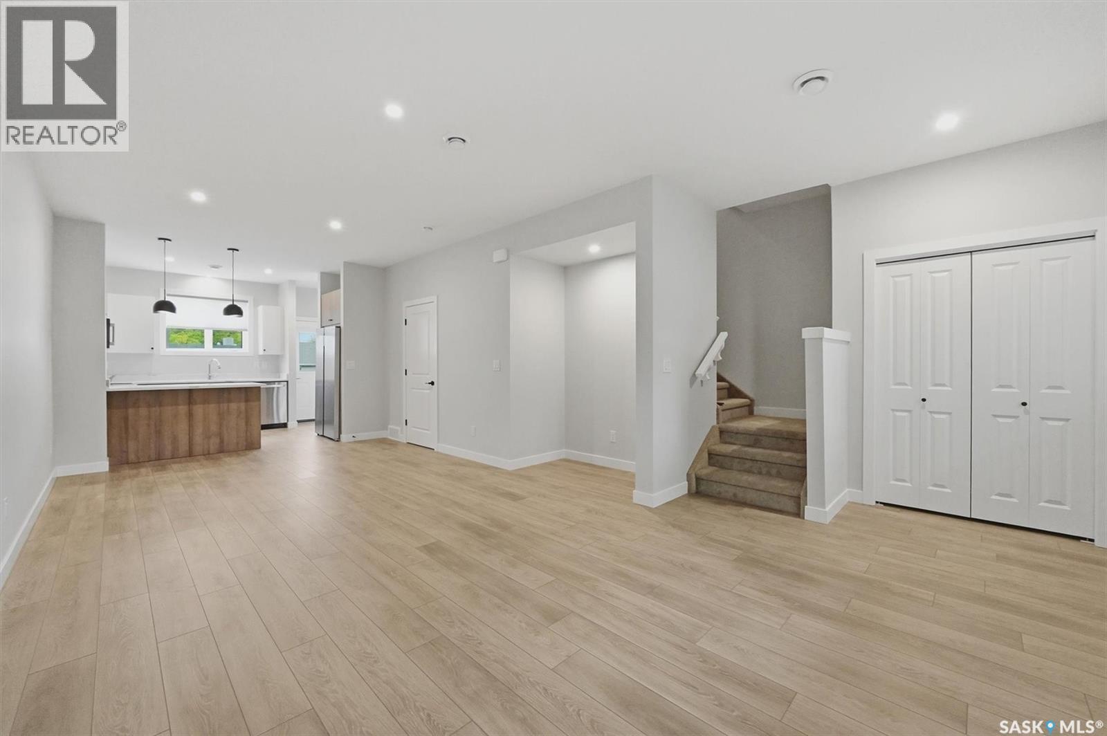1118 9th STREET E - 8
