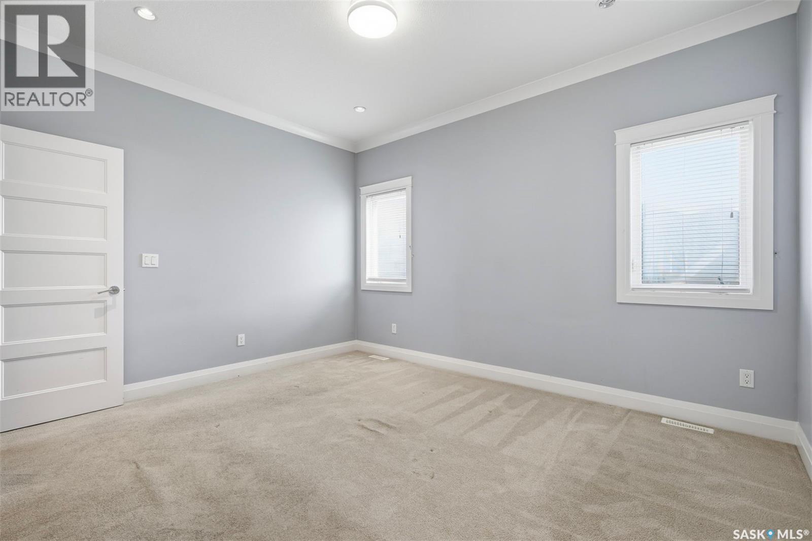 219 ELLS CRESCENT - 12
