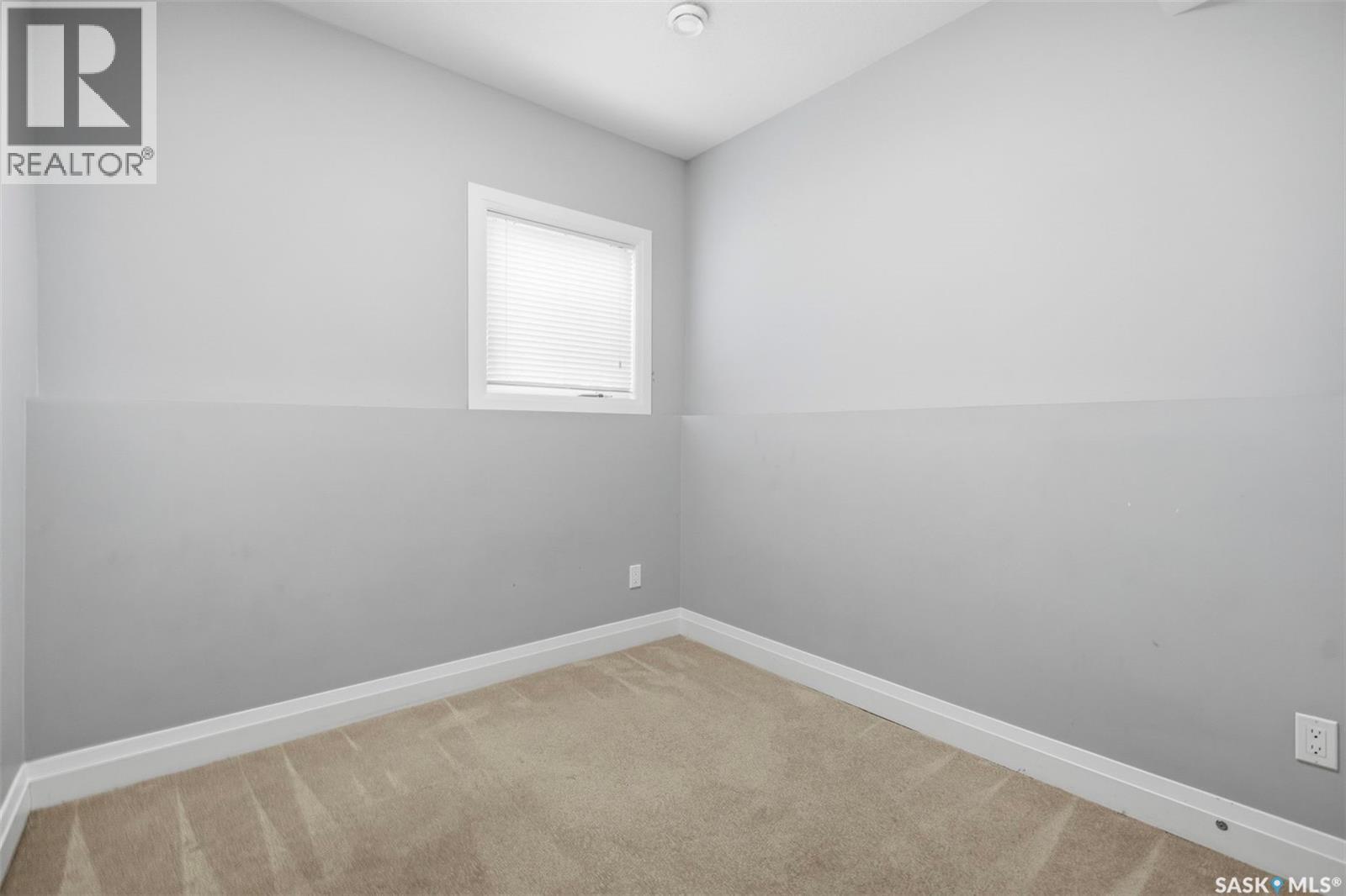 219 ELLS CRESCENT - 19