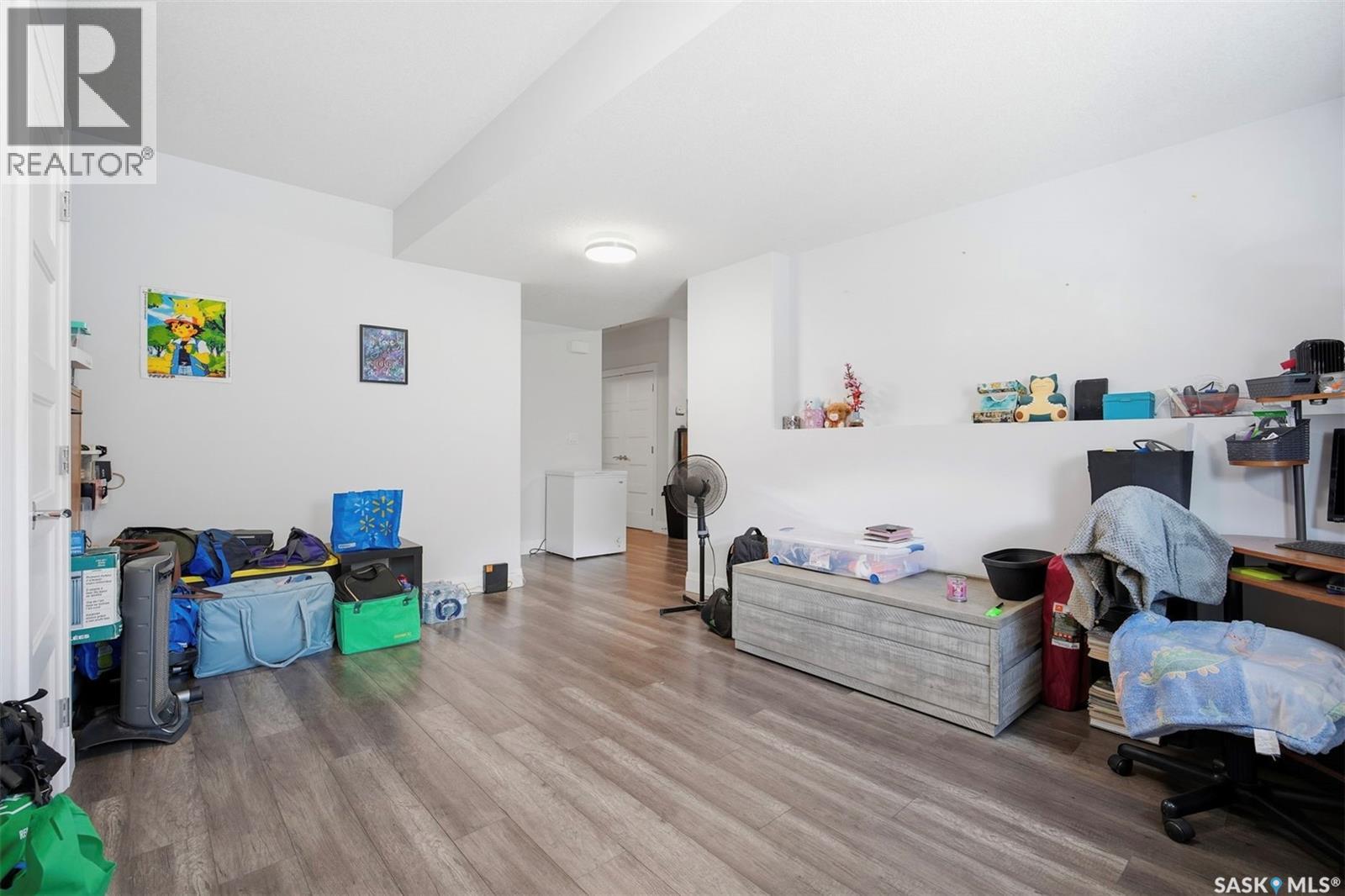 219 ELLS CRESCENT - 25
