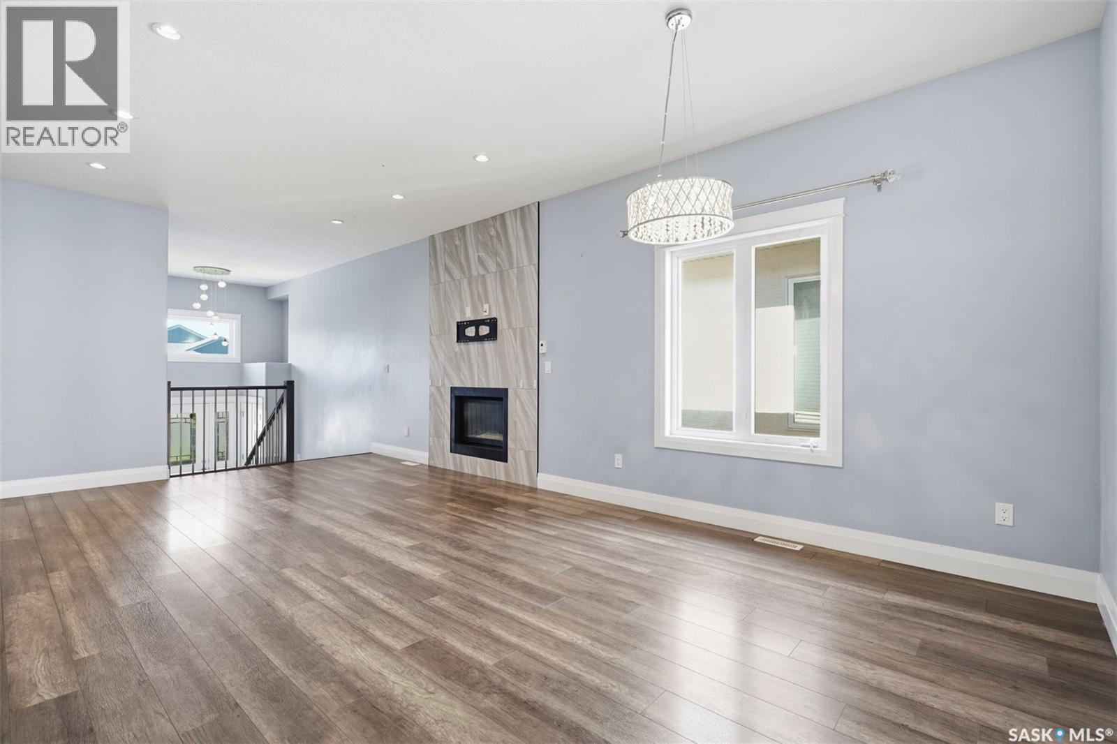 219 ELLS CRESCENT - 5