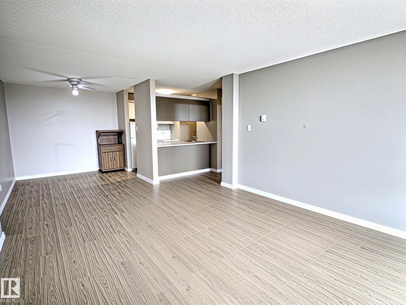 #1105 11007 83 AV NW - 10