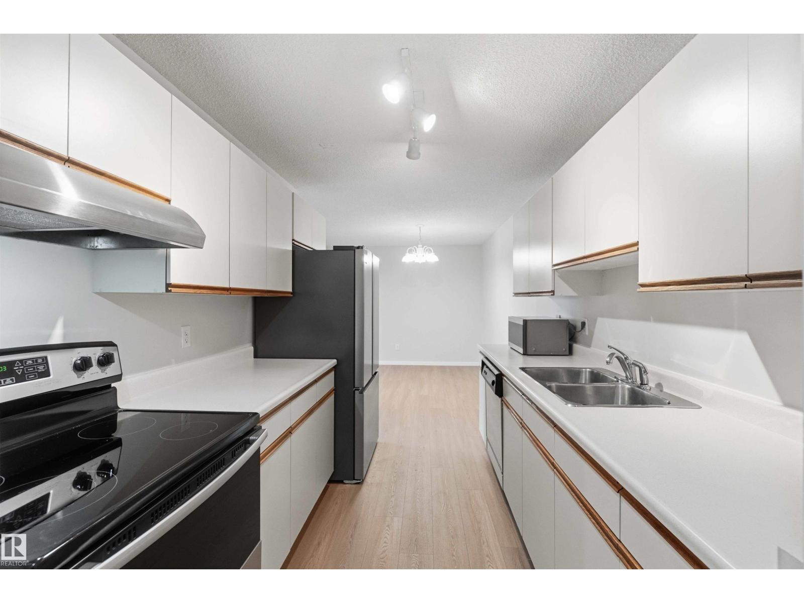 #304 4924 19 AV NW — photo 9