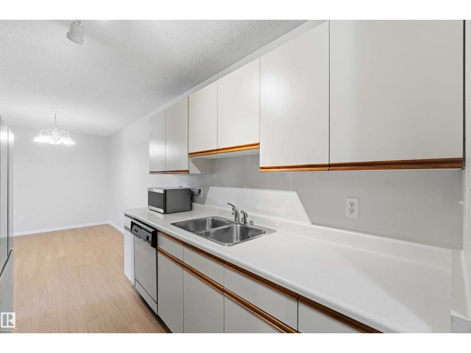 #304 4924 19 AV NW — photo 10