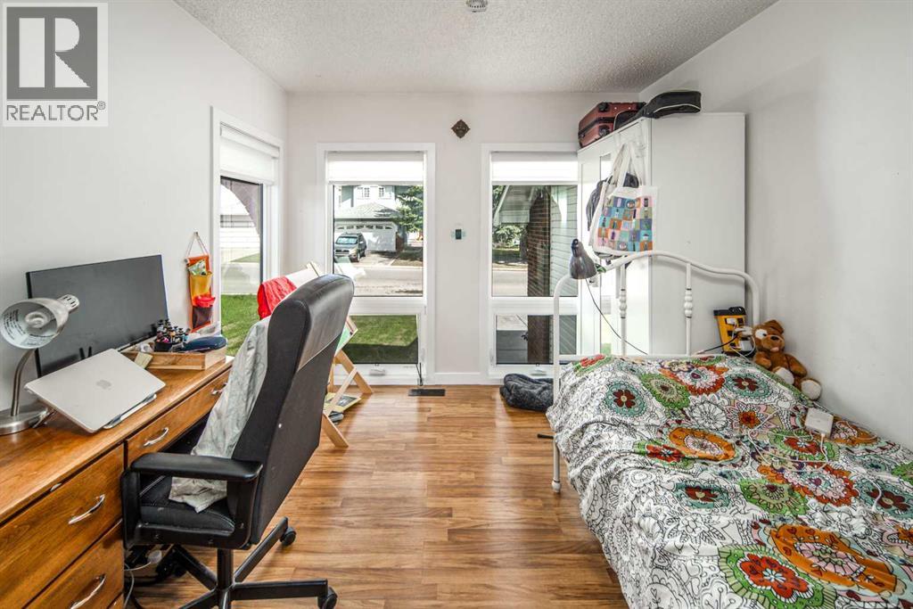 180 Woodglen Way SW - 14