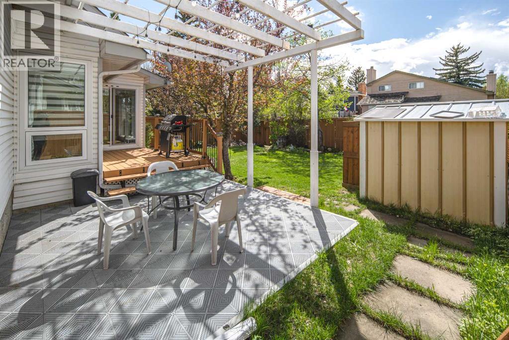 180 Woodglen Way SW - 31