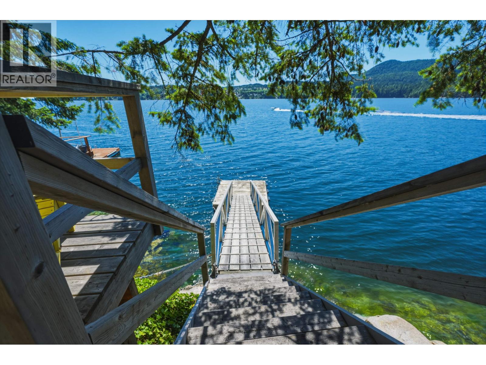 6075 CORACLE DRIVE, Sechelt