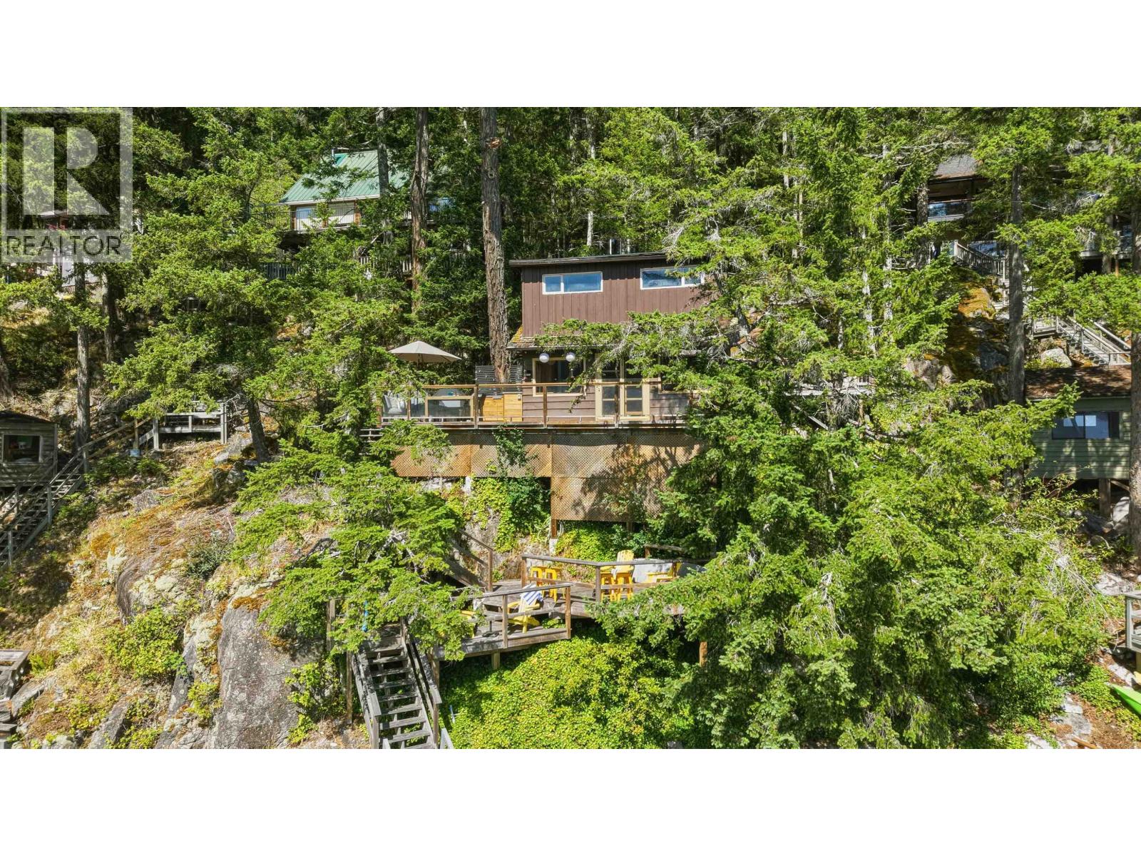 6075 CORACLE DRIVE, Sechelt