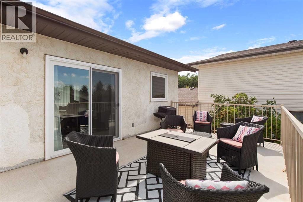 92 Sharpe Crescent SE — photo 33
