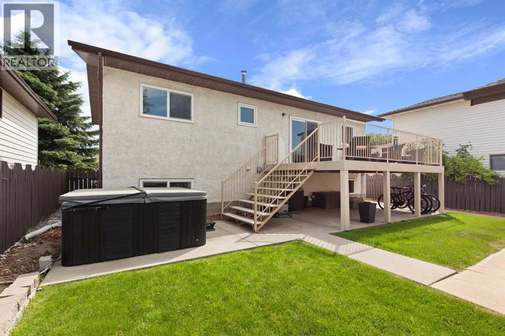 92 Sharpe Crescent SE — photo 34