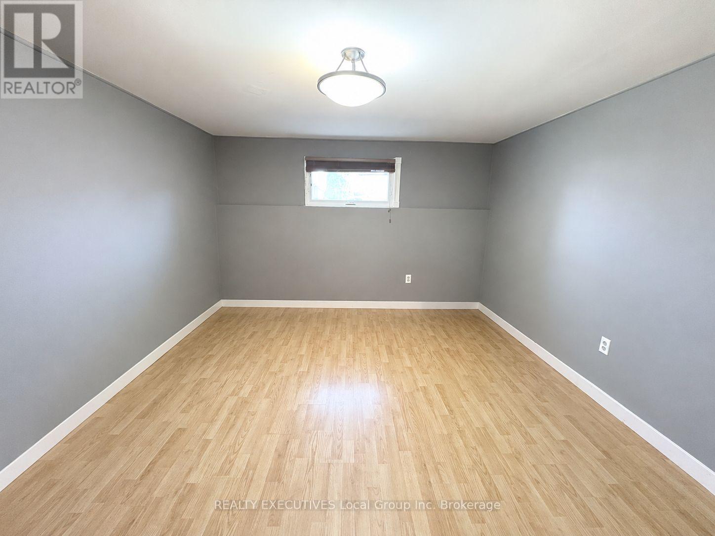 35 NANCY DRIVE - 30