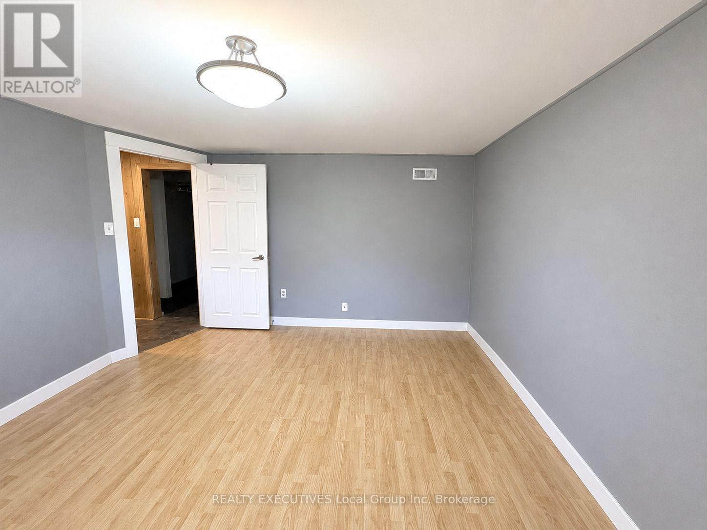 35 NANCY DRIVE - 28
