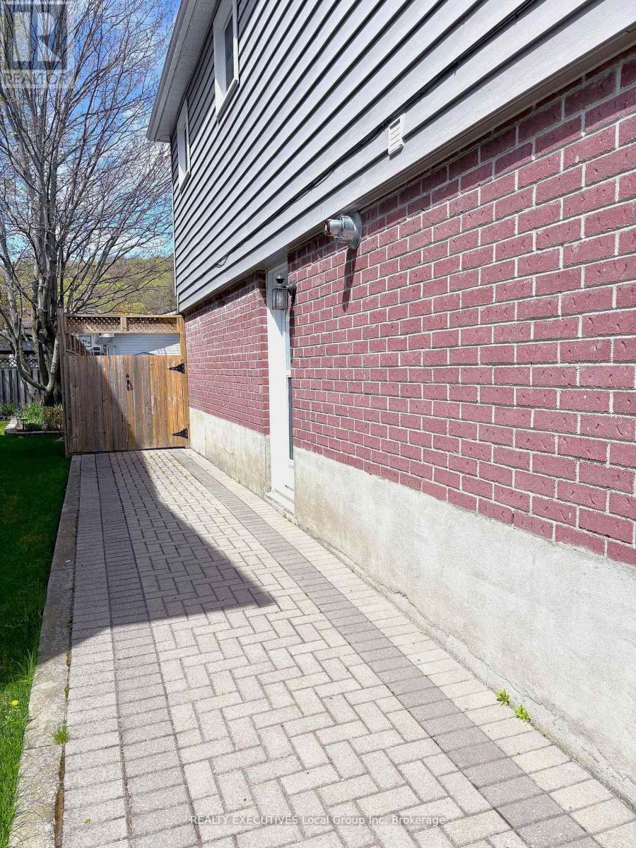 35 NANCY DRIVE - 6