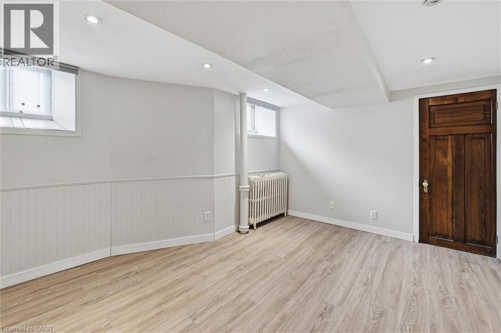 81 CARRICK Avenue - 25